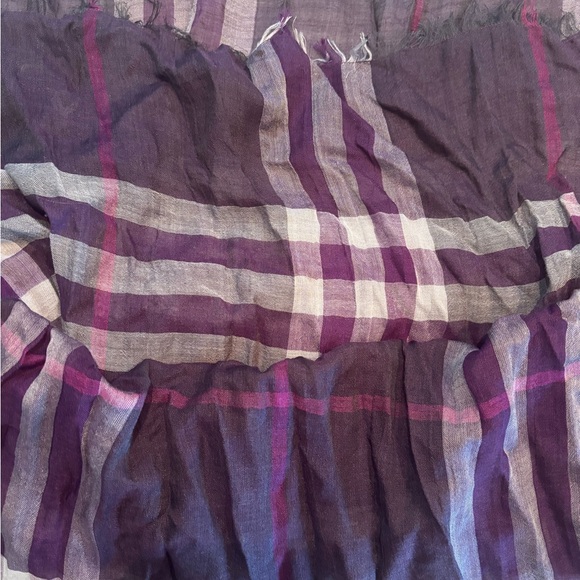 Burberry Scarf - Picture 3 of 3
